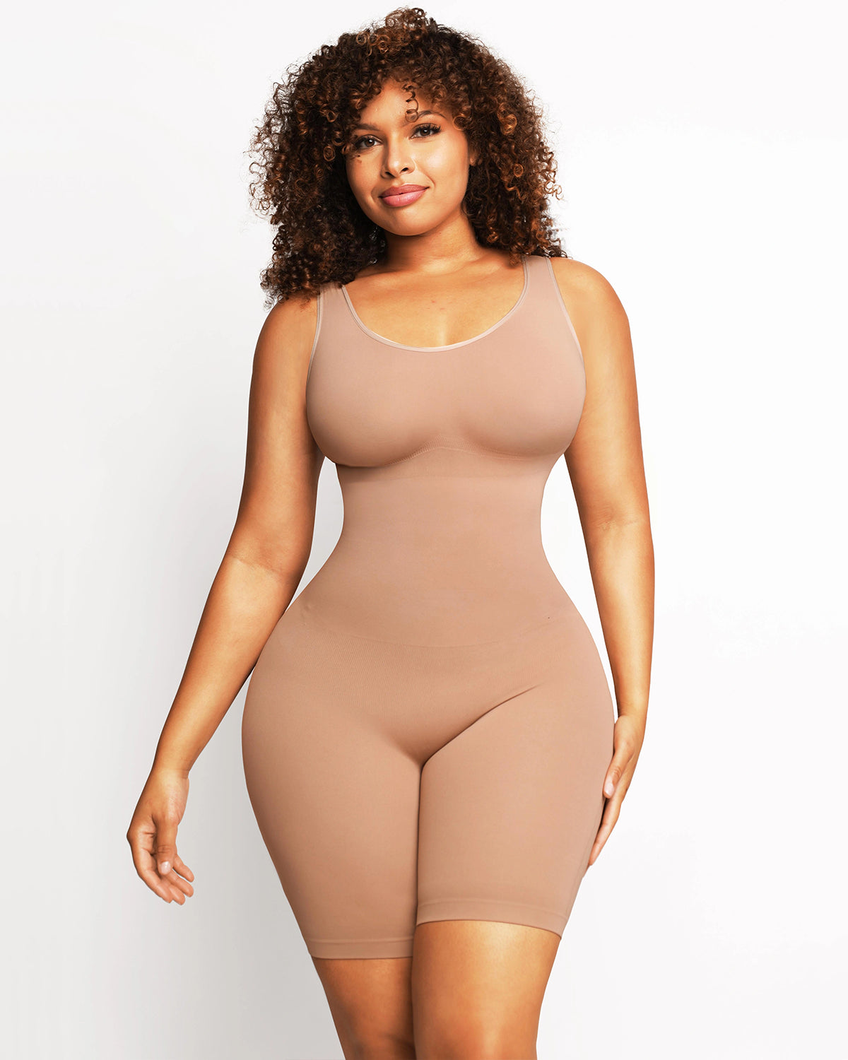 Nahtloser Shapewear Jumpsuit mit breiten Trägern & Figurformung