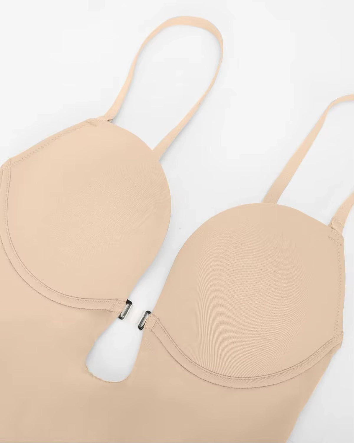 Eleganter Shapewear-Bodysuit mit Front Low-Cut und Beauty Back – mit Shorts